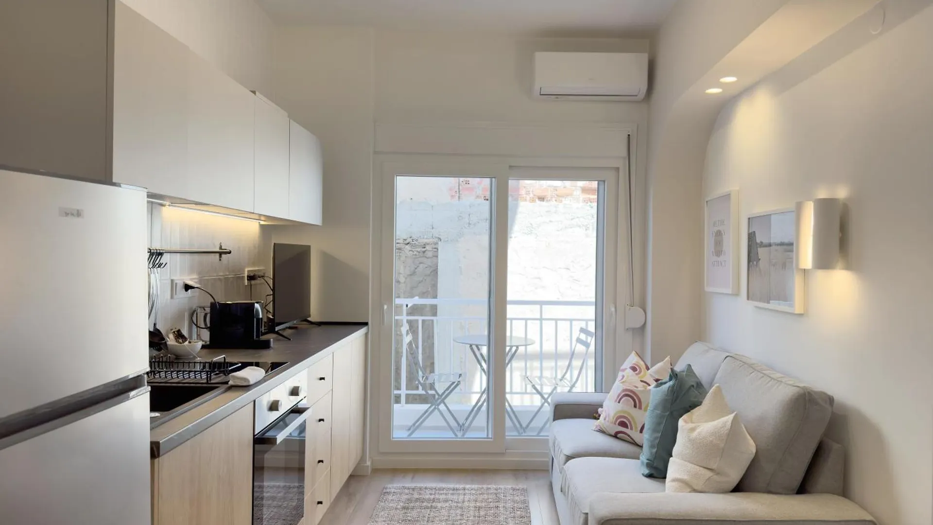 Amber Studios & Suites By Halu! Thessaloniki 0*,